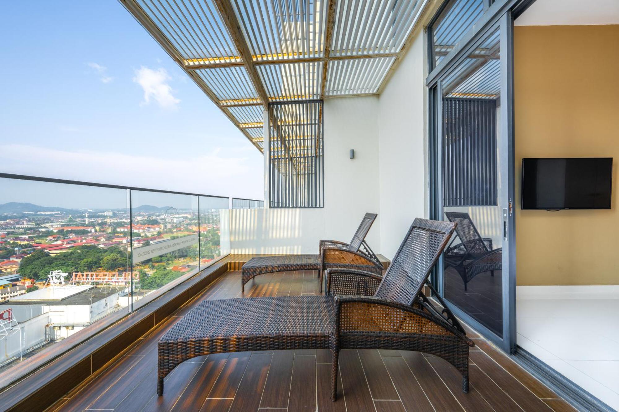 Greystone 99 Suites Malacca Екстер'єр фото