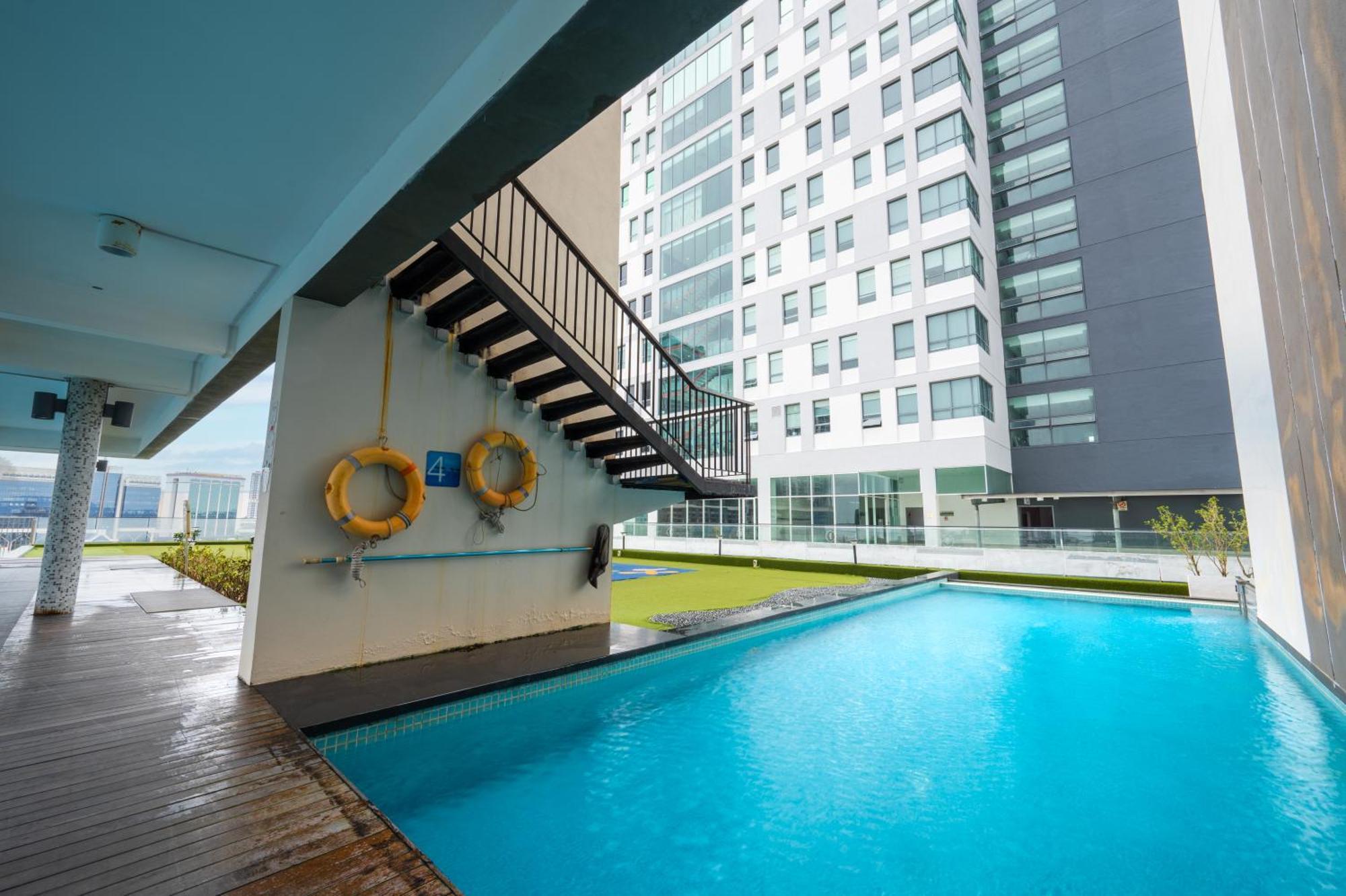Greystone 99 Suites Malacca Екстер'єр фото