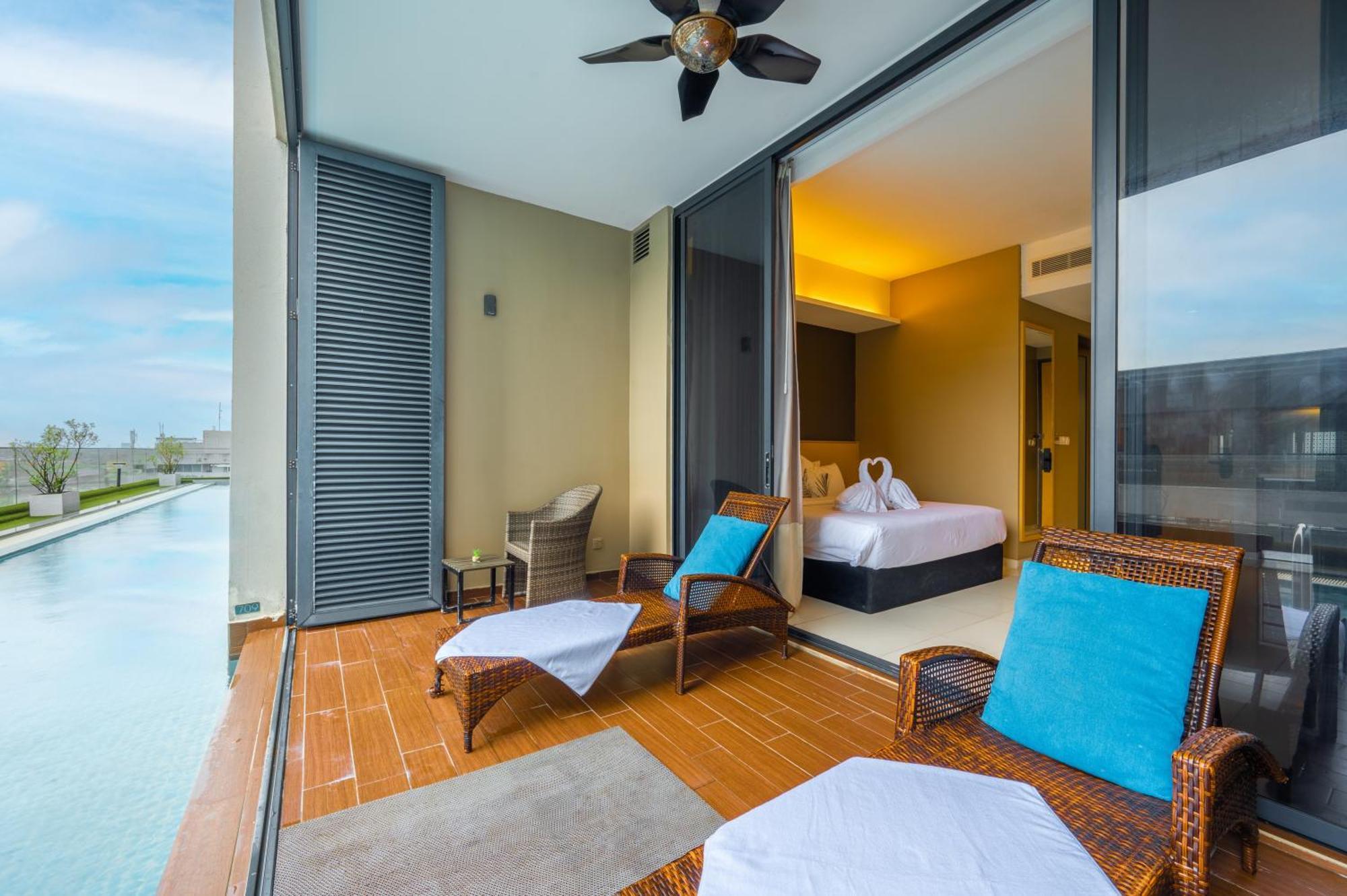 Greystone 99 Suites Malacca Екстер'єр фото